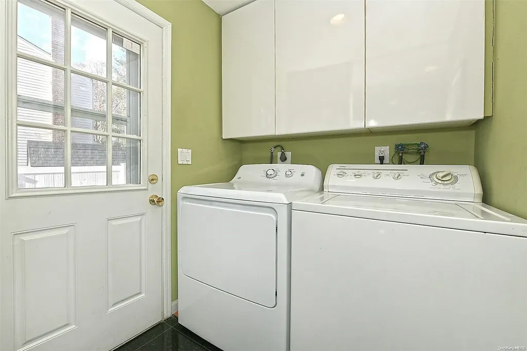2 Nicolette Court Commack NY 11725