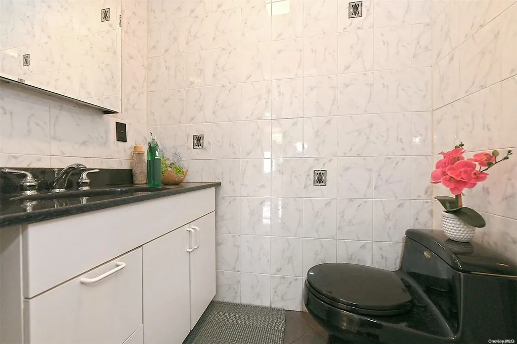 2 Nicolette Court Commack NY 11725