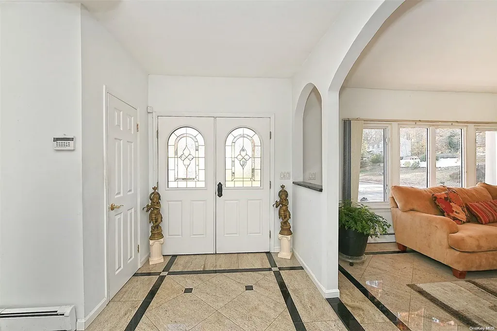 2 Nicolette Court Commack NY 11725