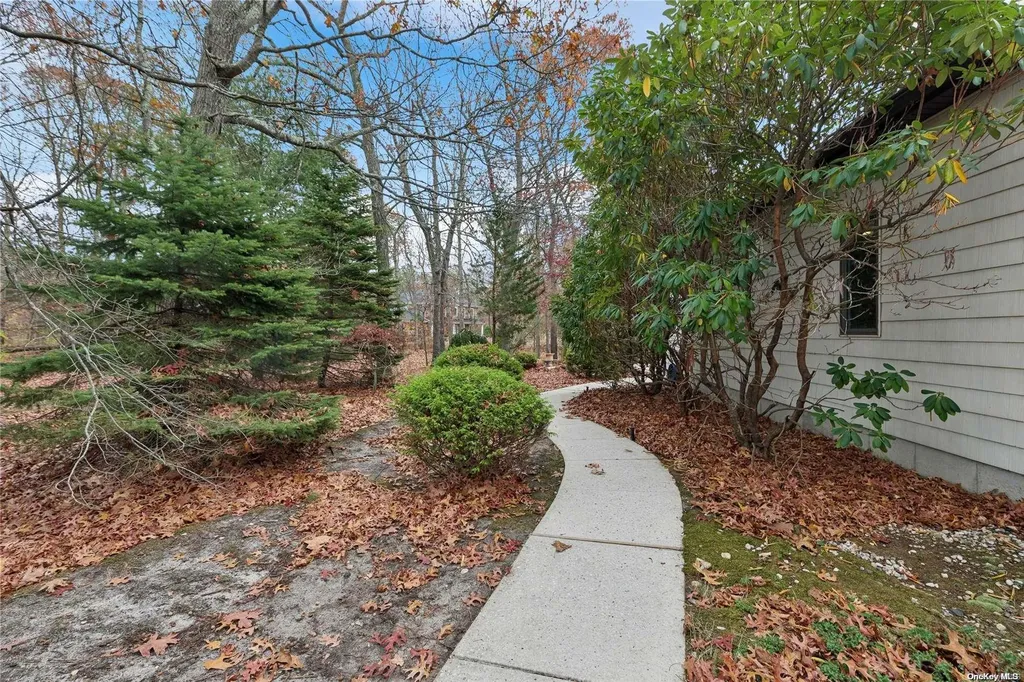 49 N Quarter Road Westhampton NY 11977