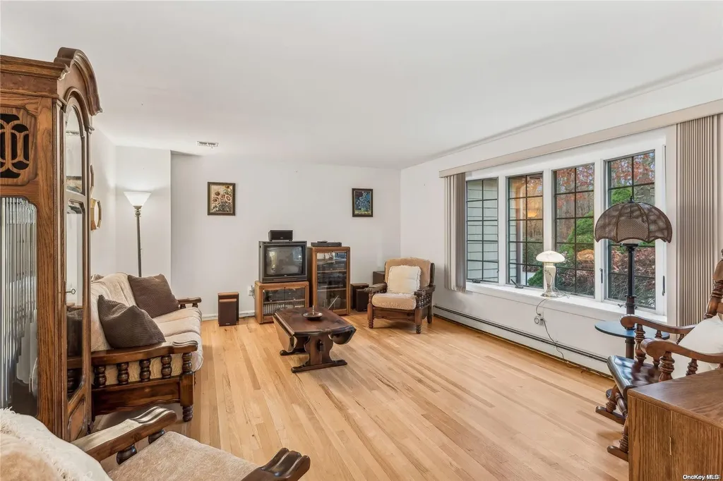 49 N Quarter Road Westhampton NY 11977