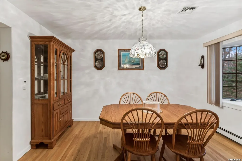 49 N Quarter Road Westhampton NY 11977