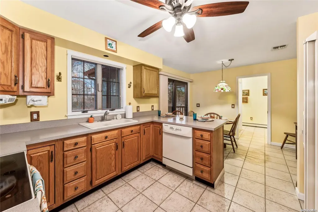 49 N Quarter Road Westhampton NY 11977
