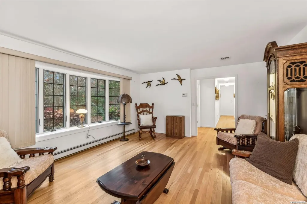 49 N Quarter Road Westhampton NY 11977