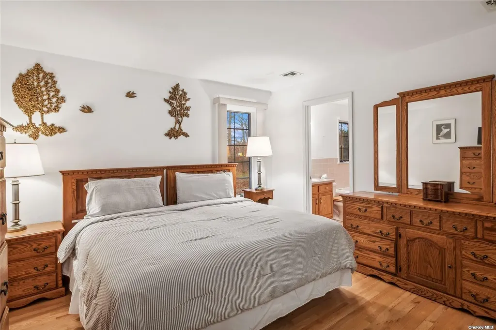 49 N Quarter Road Westhampton NY 11977