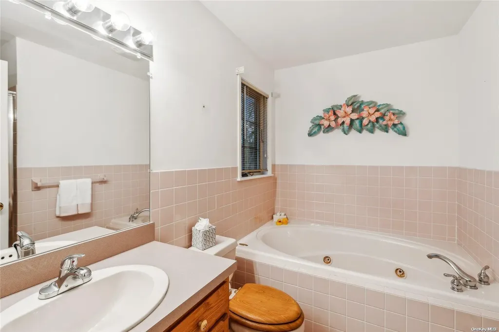49 N Quarter Road Westhampton NY 11977