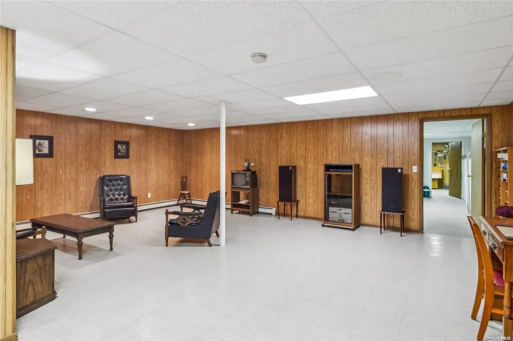 49 N Quarter Road Westhampton NY 11977