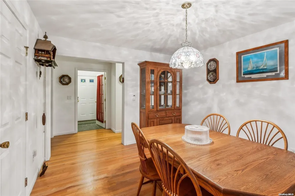 49 N Quarter Road Westhampton NY 11977