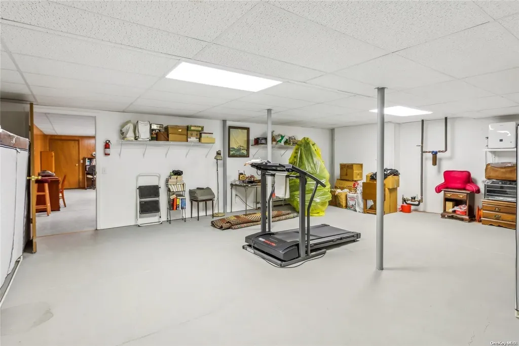 49 N Quarter Road Westhampton NY 11977