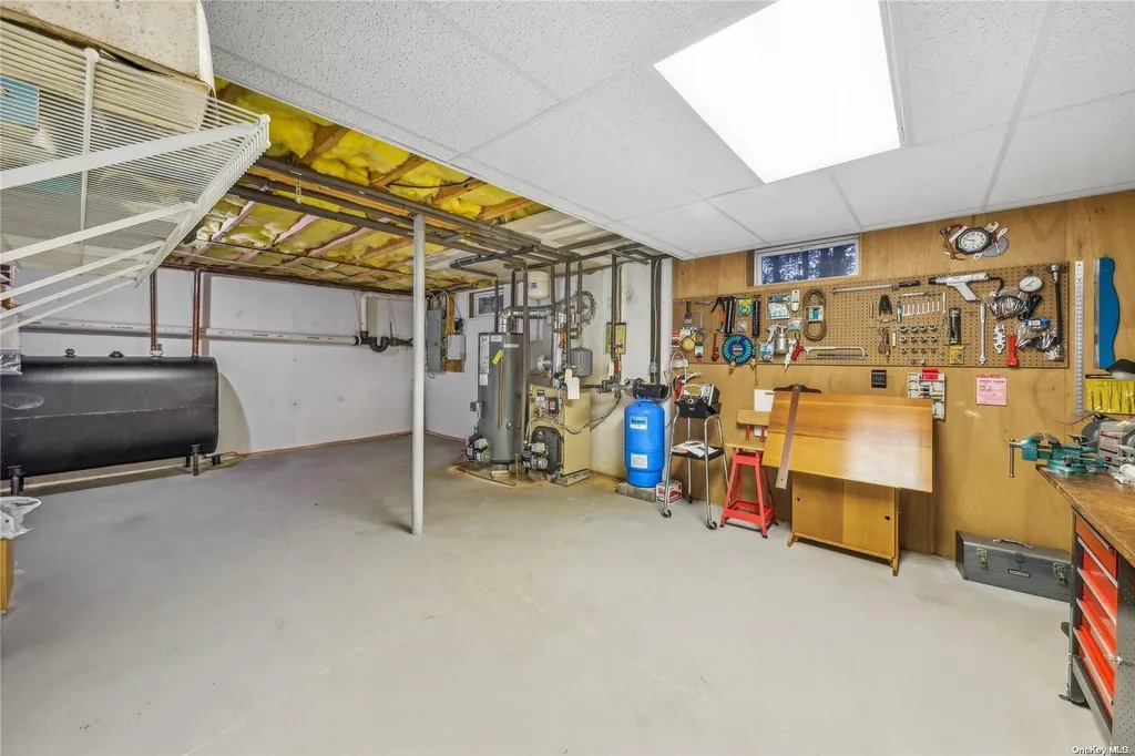 49 N Quarter Road Westhampton NY 11977