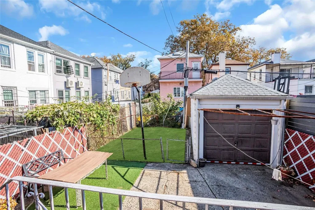 2537 E 21st Street Brooklyn NY 11235