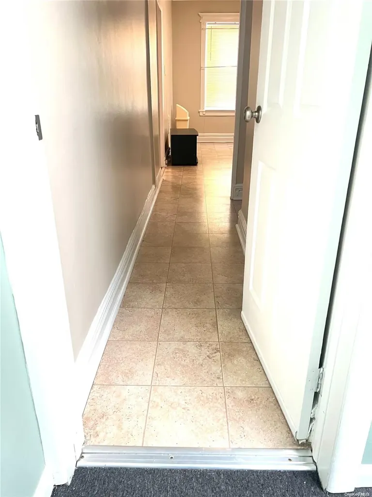 70-22 69th Place Glendale NY 11385