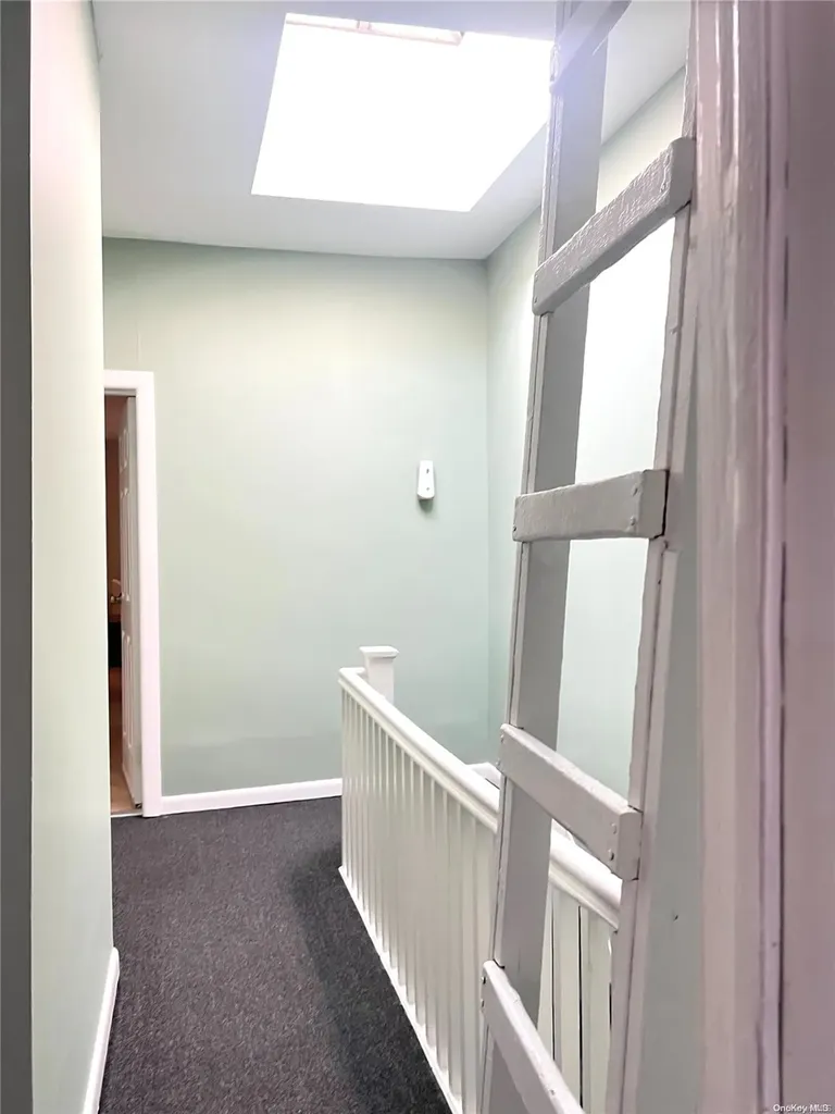 70-22 69th Place Glendale NY 11385