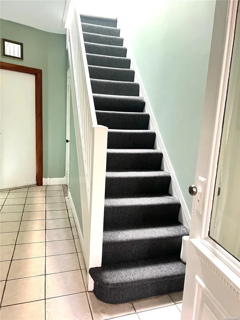 70-22 69th Place Glendale NY 11385