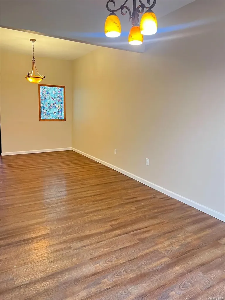 70-22 69th Place Glendale NY 11385