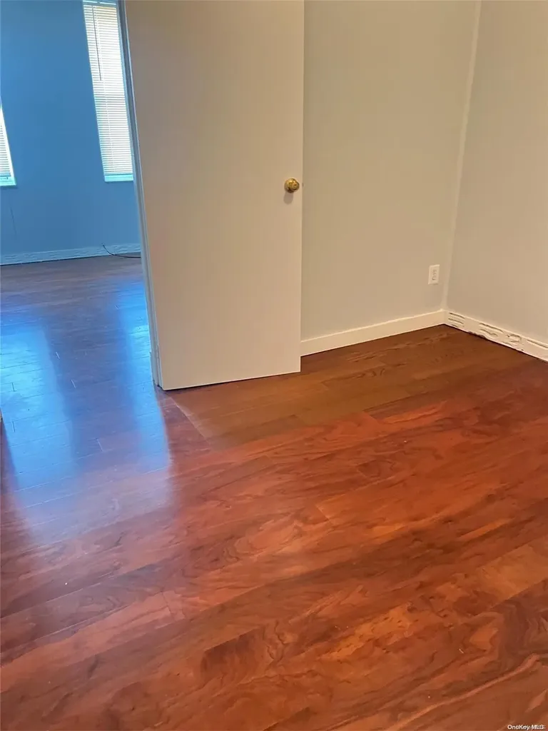 70-22 69th Place Glendale NY 11385