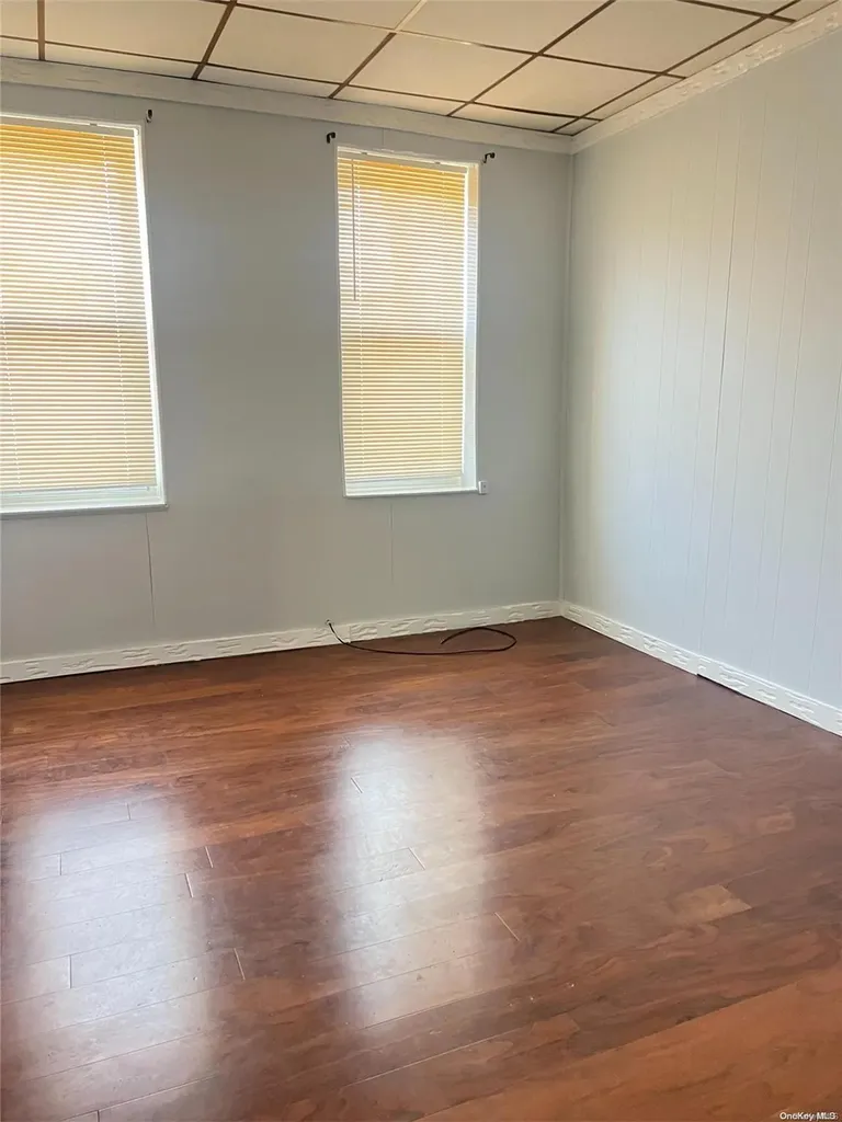 70-22 69th Place Glendale NY 11385