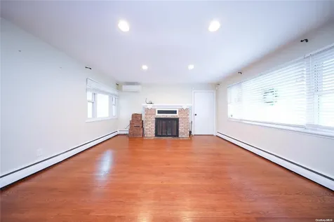 426 Wooddale Avenue Staten Island NY 10301