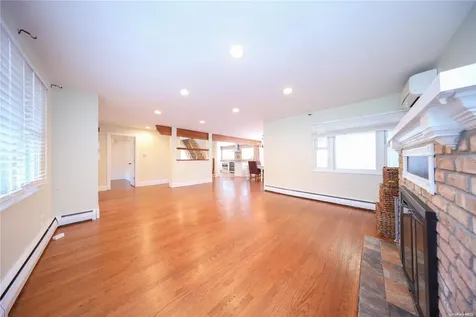 426 Wooddale Avenue Staten Island NY 10301