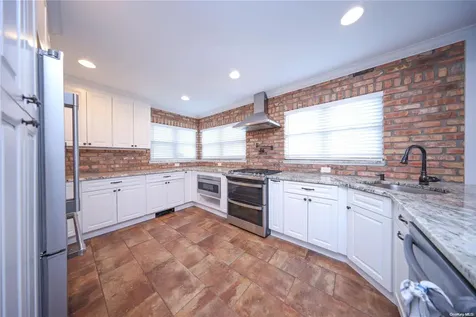 426 Wooddale Avenue Staten Island NY 10301