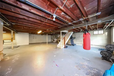 426 Wooddale Avenue Staten Island NY 10301