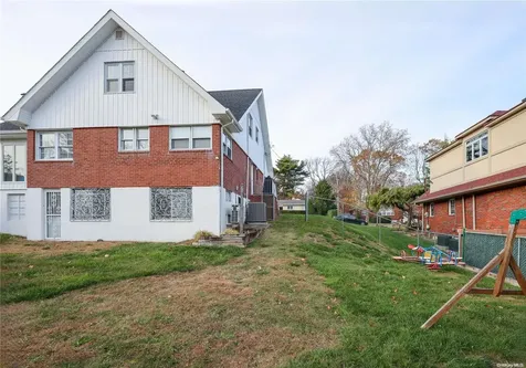 426 Wooddale Avenue Staten Island NY 10301