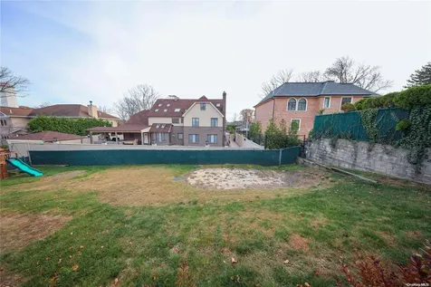 426 Wooddale Avenue Staten Island NY 10301