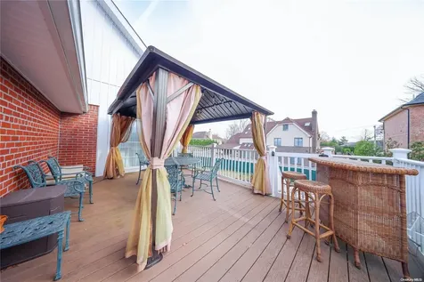 426 Wooddale Avenue Staten Island NY 10301