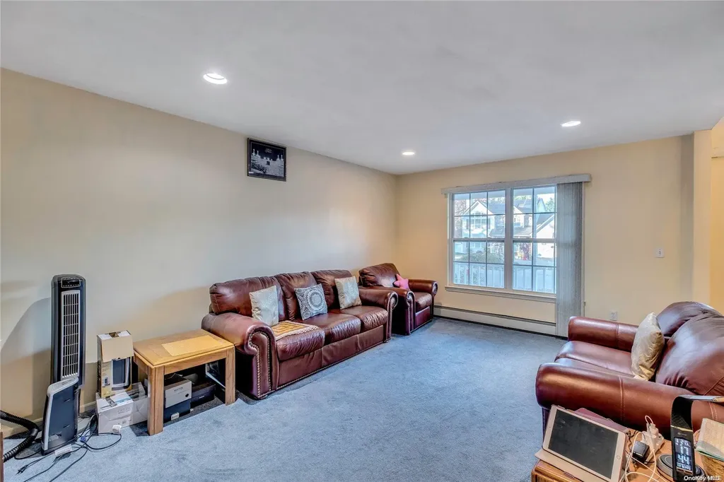 8 Harwood Way Coram NY 11727