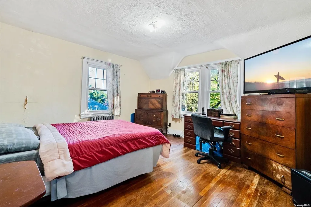 4 Johnson Avenue Malverne NY 11565
