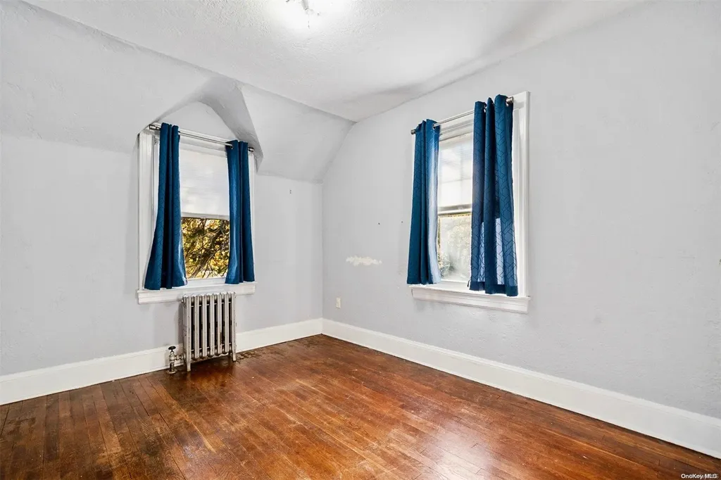 4 Johnson Avenue Malverne NY 11565
