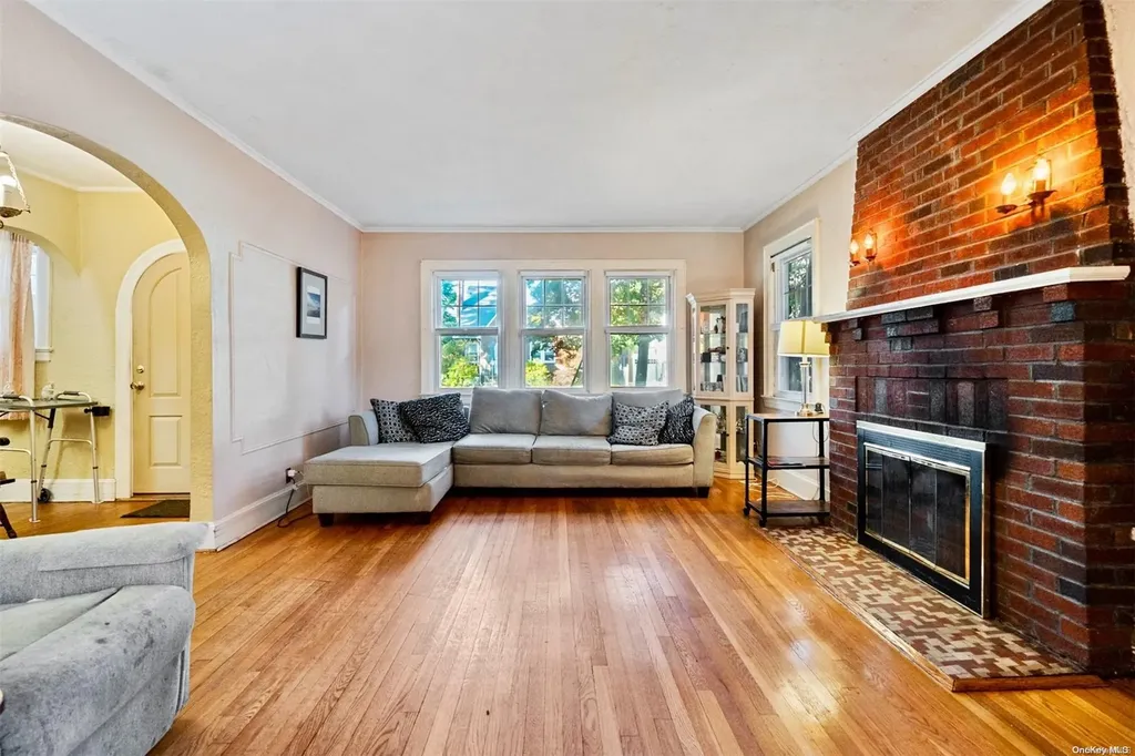 4 Johnson Avenue Malverne NY 11565