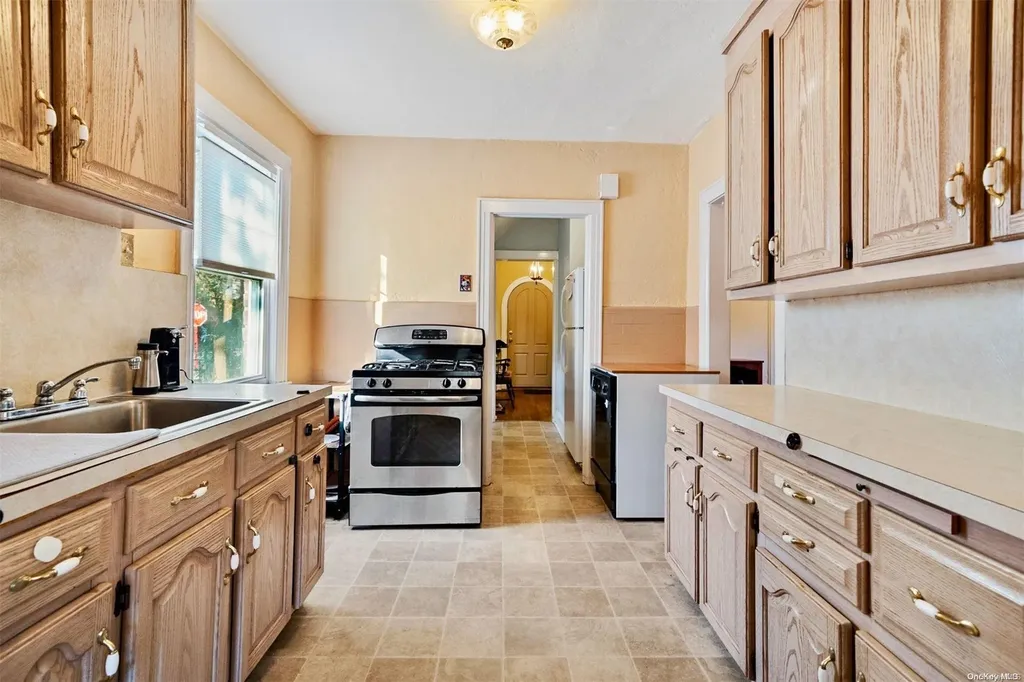 4 Johnson Avenue Malverne NY 11565