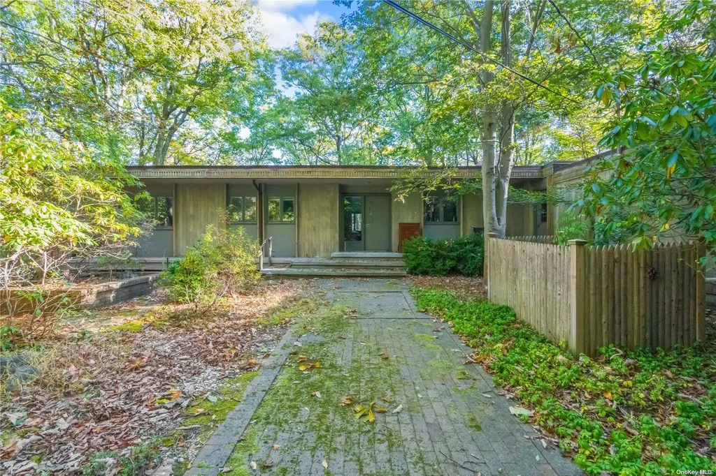 30 Cordwood Path Saint James NY 11780