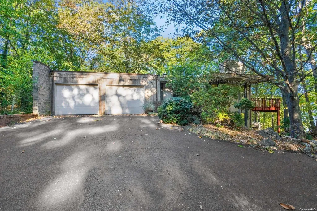 30 Cordwood Path Saint James NY 11780