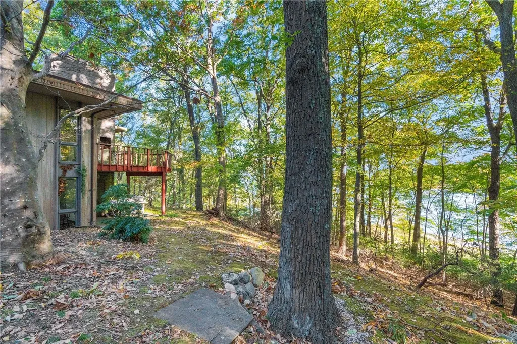 30 Cordwood Path Saint James NY 11780