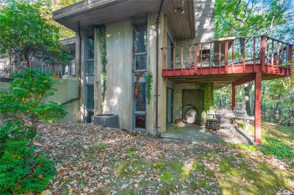30 Cordwood Path Saint James NY 11780