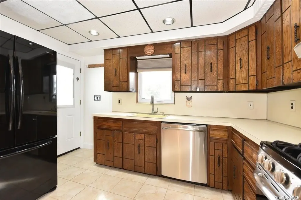 2847 Calvin Road Oceanside NY 11572