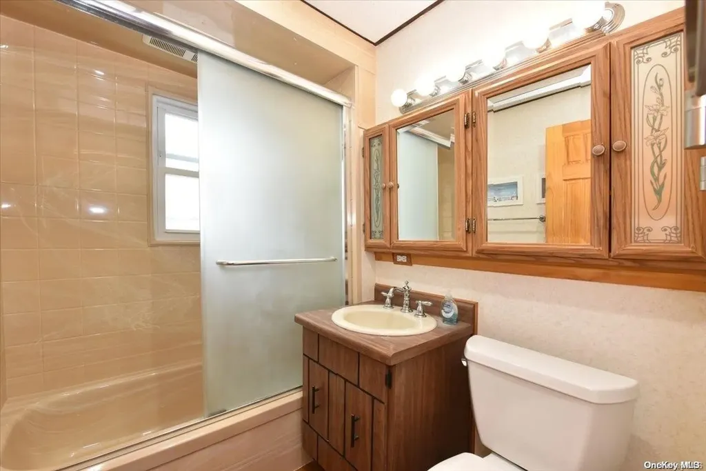 2847 Calvin Road Oceanside NY 11572
