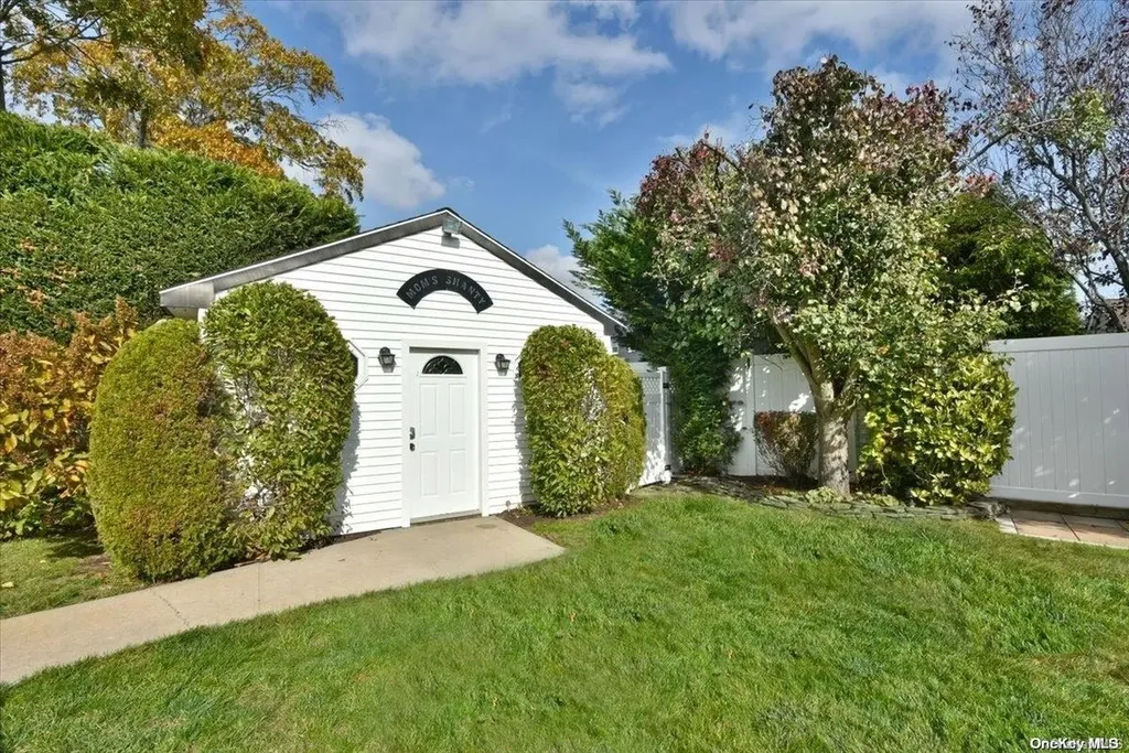 2847 Calvin Road Oceanside NY 11572