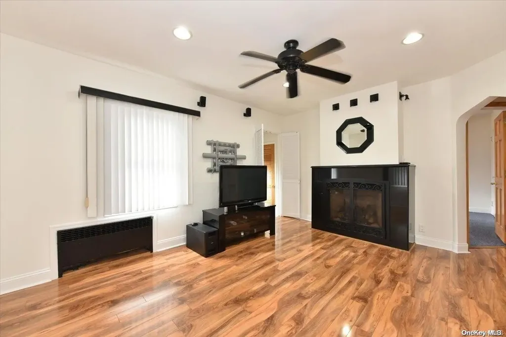 2847 Calvin Road Oceanside NY 11572