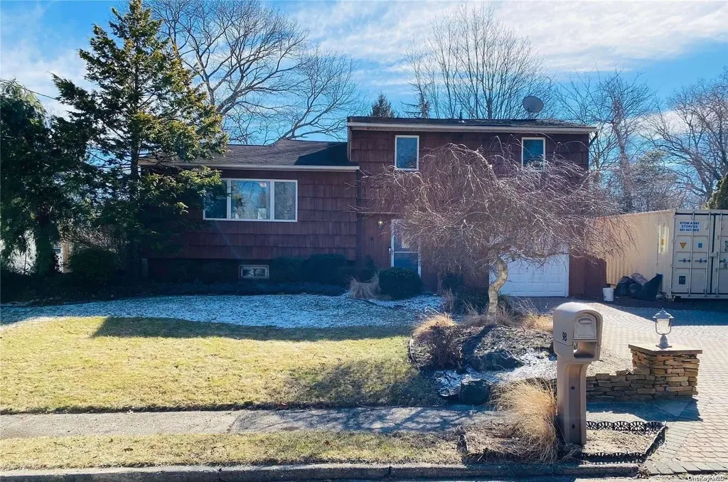 98 Cedarhurst Avenue Selden NY 11784