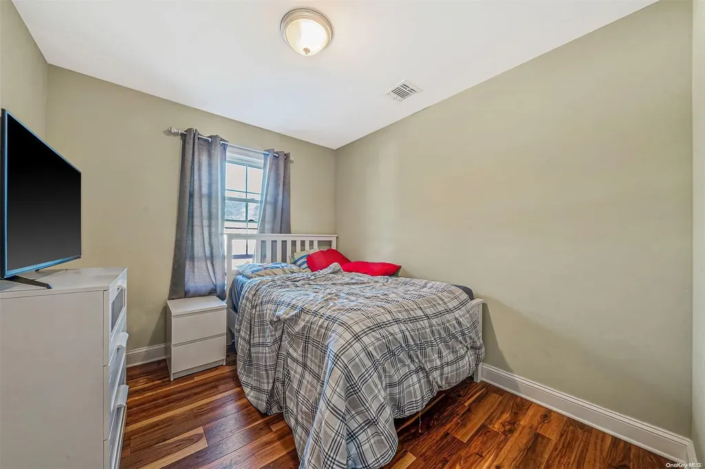 94 Magaw Place West Babylon NY 11704