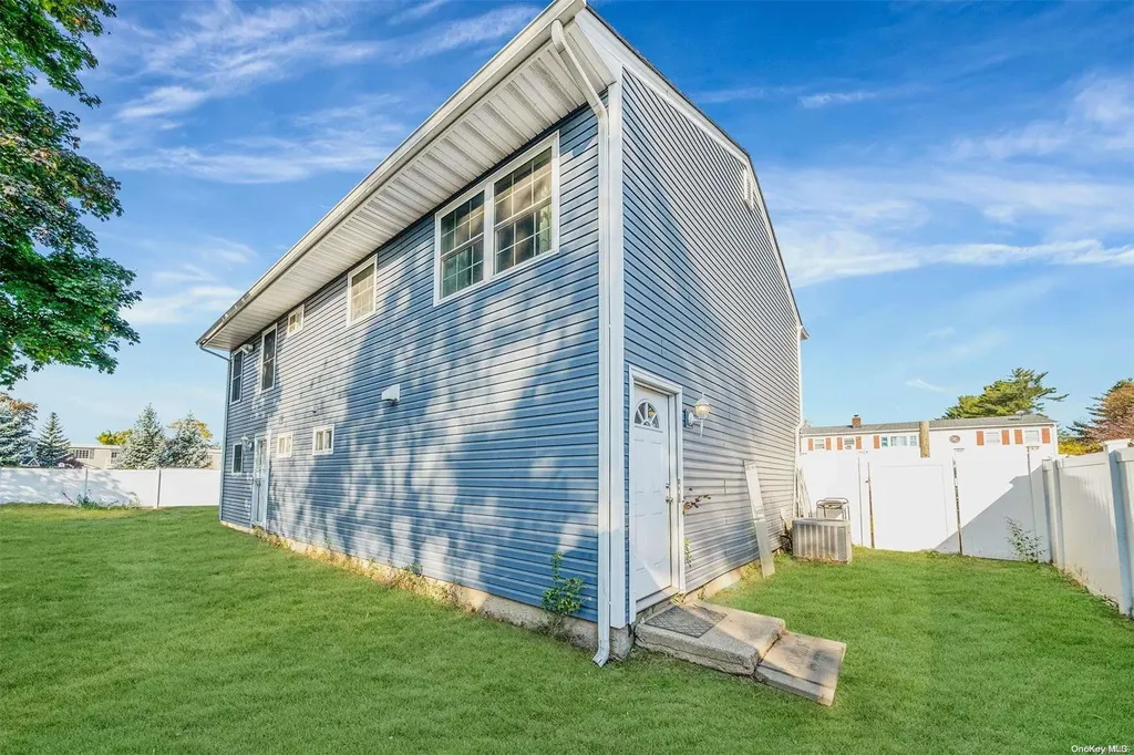 94 Magaw Place West Babylon NY 11704