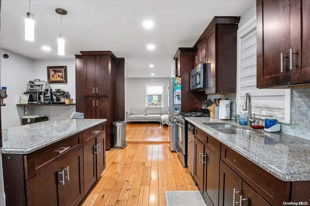 253 Court Place Cedarhurst NY 11516