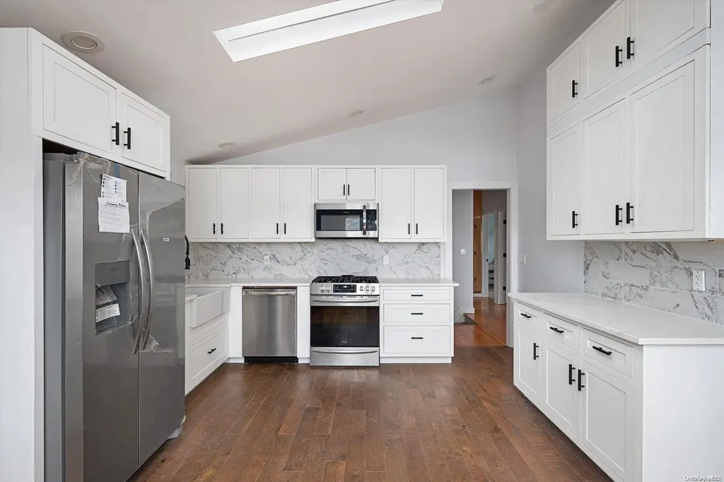 9 Harding Road Copiague NY 11726