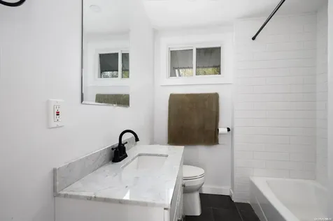 9 Harding Road Copiague NY 11726