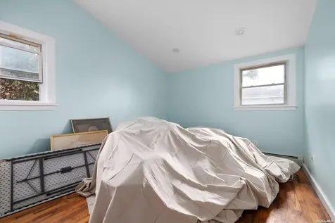 9 Harding Road Copiague NY 11726