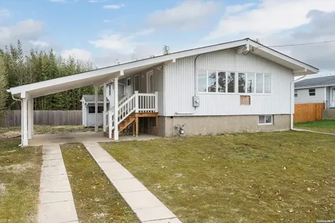 9 Harding Road Copiague NY 11726