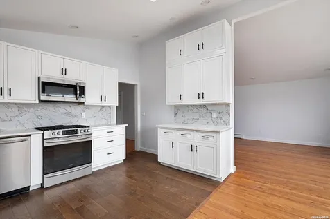 9 Harding Road Copiague NY 11726